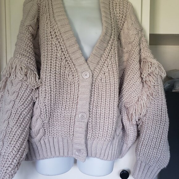 Beige Fringe Sweater Size XXL H & M Brand - Picture 4 of 6
